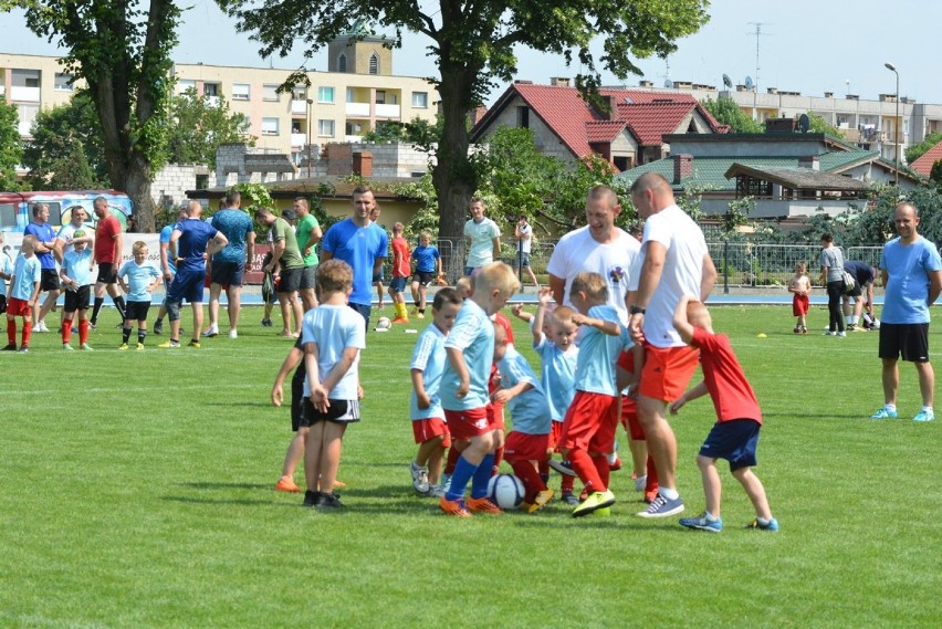Dzieci kontra Rodzice w Zbąszyneckiej Akademii  Piłkarskiej