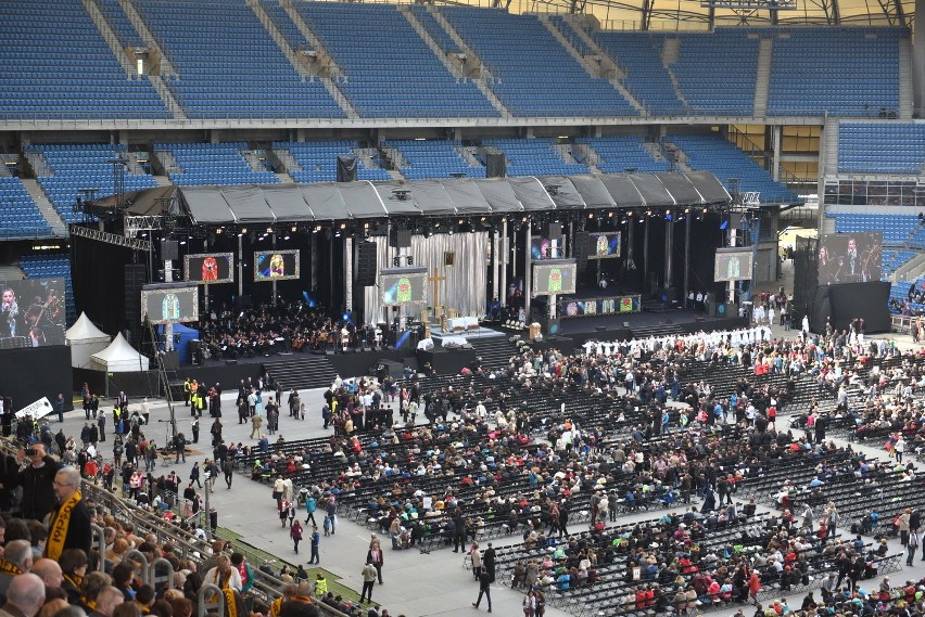 Rocznica chrztu Polski: Uroczystości na na stadionie...