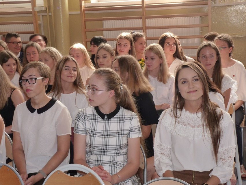 Radomsko: Zakończenie roku szkolnego 2018/2019 w II LO [ZDJĘCIA, FILM]