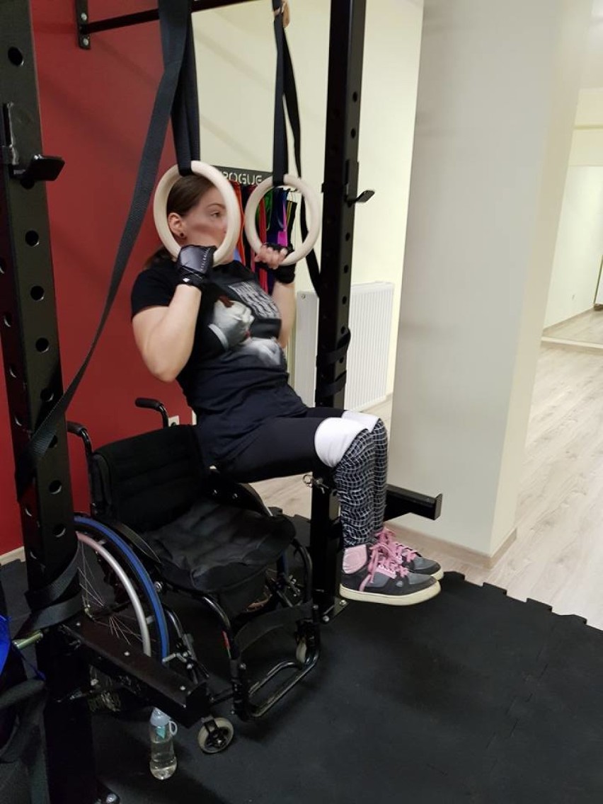 Sport odmienił życie Oli z Wągrowca. Wózek nie jest dla niej żadną przeszkodą. 