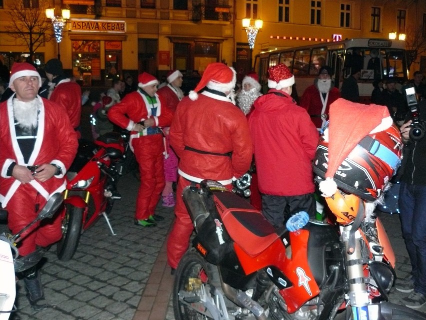 Rynek zapełnił się MOKołajami