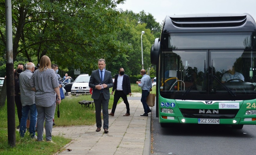 MZK w Piotrkowie testuje nowy autobus miejski: hybrydowy, niskoemisyjny MAN będzie jeździł po mieście dwa tygodnie