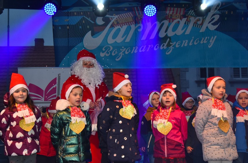 Drugi dzień Jarmarku Bożonarodzeniowego w Ostrorogu. To był prawdziwy "Mikołajkowy zawrót głowy"