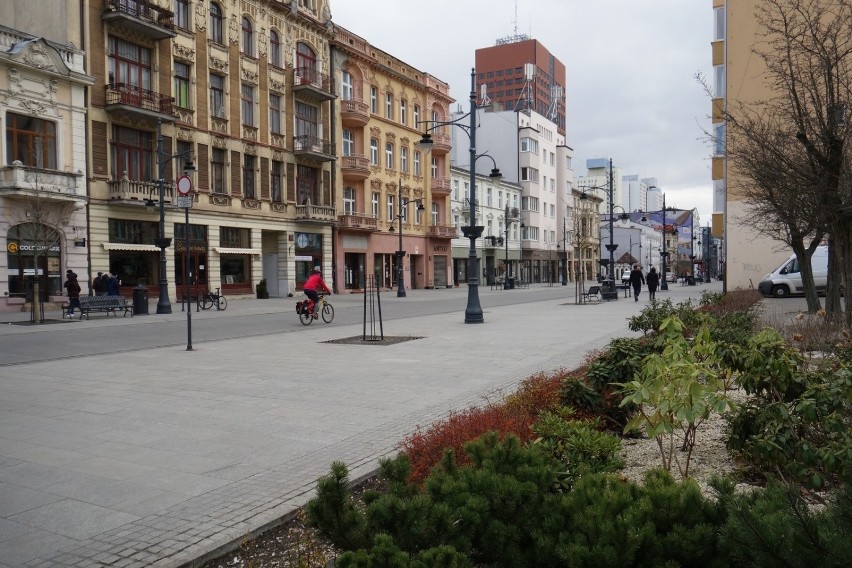 Koronawirus Łódź. Tak wyglądało centrum miasta w niedzielę. Zobacz film z drona!