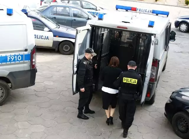 35-letnia Urszula G. zatrzymana przez policję, częściowo zasłania się niepamięcią