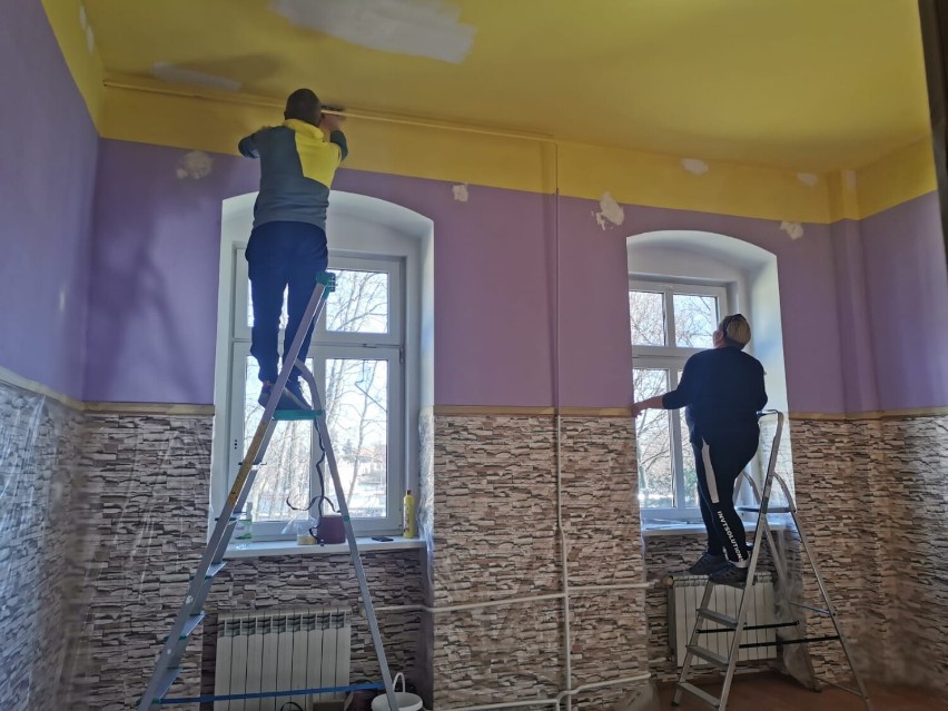 Wszystkie ręce na pokład! W Szamocinie będzie nowy dom dla ukraińskich dzieci