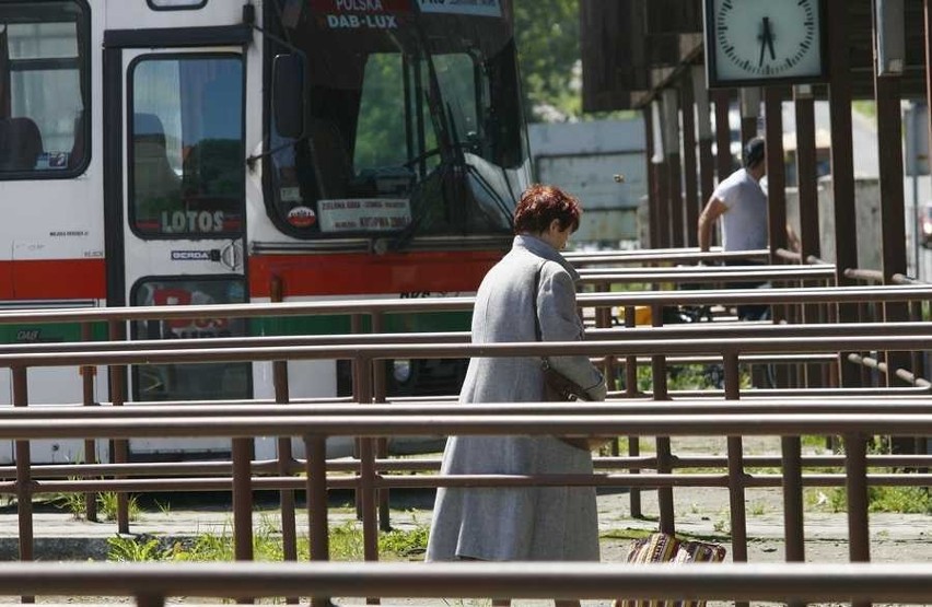 Wałbrzych: Dworzec autobusowy straszy mieszkańców (ZDJĘCIA)