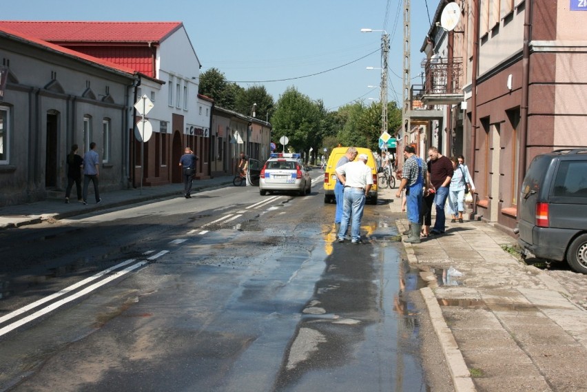 Złoczew. Awaria wodociągu na ulicy Kościelnej
