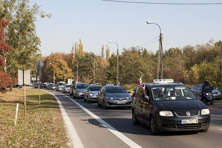 Pamiętny protest taksówkarzy przeciwko nielegalnym...