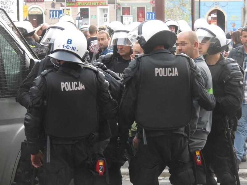 Wrocław: 44 osoby zatrzymane po demonstracjach (ZDJĘCIA, FILM)