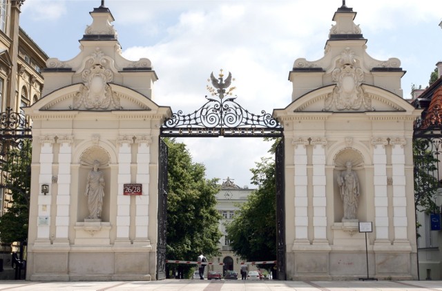 Studenci nie chcą parkingu w zabytkowym kampusie głównym Uniwersytetu Warszawskiego