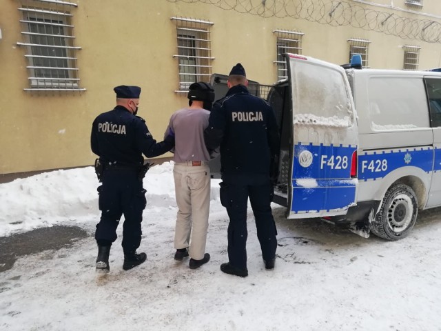 Na poczet kary 30-letniemu piotrkowianinowi sąd zaliczył okres tymczasowego aresztowania od 6 lutego i jako osobę bez pracy i dochodów, zwolnił od kosztów sądowych