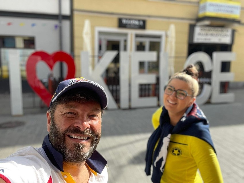 Ogromny napis „I love Kielce” stoi już przy restauracji...