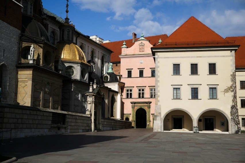 Wawelskie wzgórze to miejsce mocy nie tylko dla wyznawców...