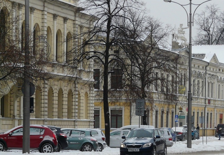 Pabianice. Do biura rzeczy znalezionych znów trafiła gotówka - z dwóch źródeł. Ile znaleziono?