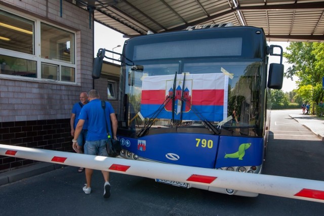 W pierwszej kolejności uruchomione mają zostać linie międzygminne. Od piątku autobusy mają wrócić do gmin Białe Błota i Osielsko.