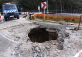 Rondo Bosmańska - Benisławskiego po awarii nadal straszy dziurą