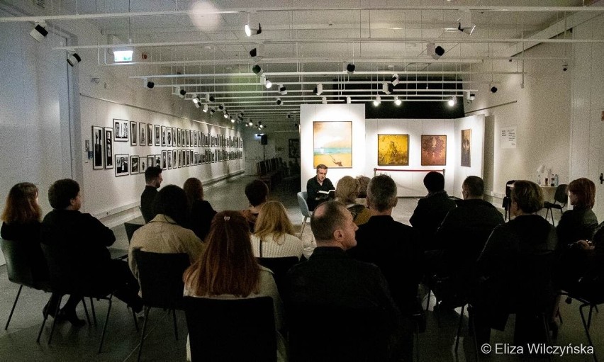 W Resursie Obywatelskiej w Radomiu odbyło się nocne zwiedzanie wystawy „Beksiński w Radomiu”. Były też opowiadania artysty. Zobacz zdjęcia