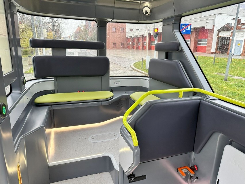 Autobus autonomiczny Blees BB-1 jest pojazdem elektrycznym...