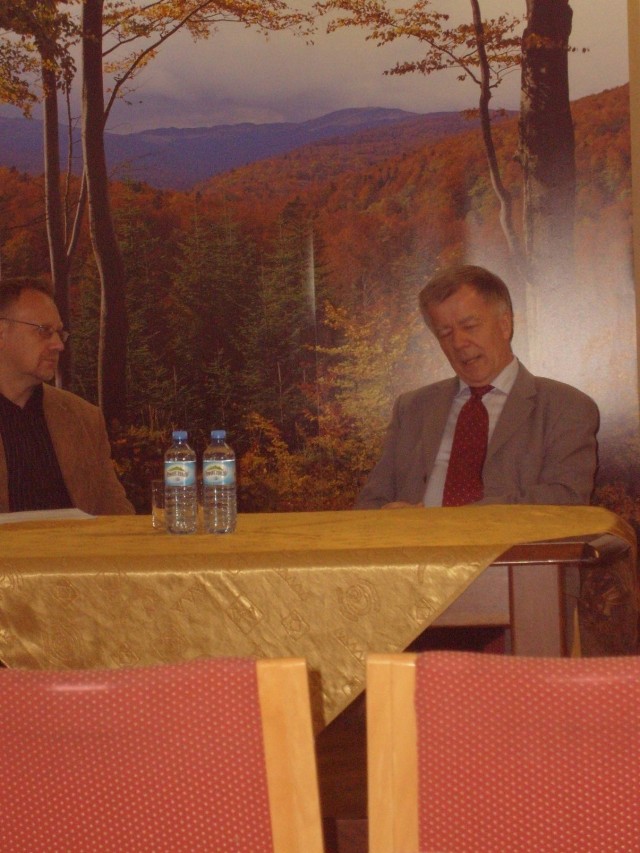Gawędziarski talent Jana Miodka mocno ograniczył rolę prowadzącego spotkanie redaktora.