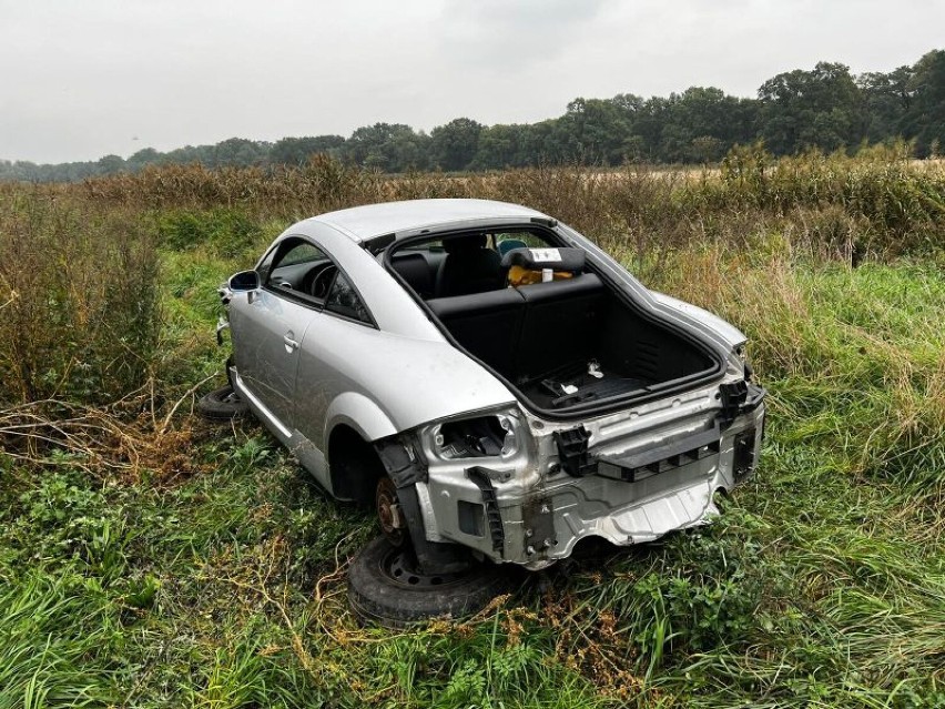 Przyjechali do Głogowa, by ukraść audi. Wciągali samochody na pożyczoną lawetę i odjeżdżali z parkingu