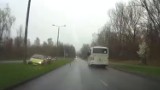 Będzin: O włos od tragedii! Zobacz co wyprawiał pijany kierowca opla [WIDEO]