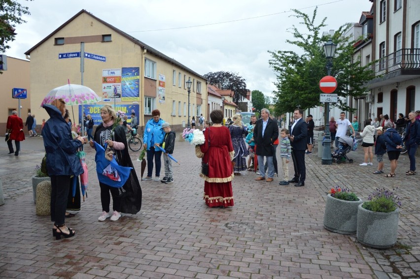 Łeba. Parada Księstwa Łebskiego z okazji 664 rocznicy nadania praw miejskich