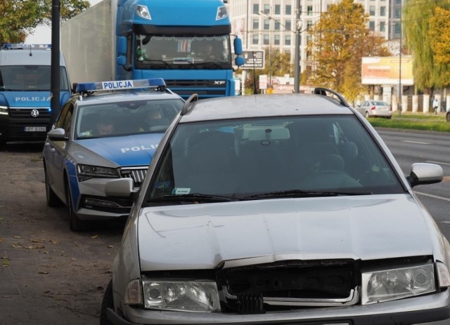 Wypadek trzech aut na łódzkim Widzewie.