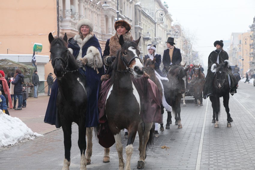 Szarża i parada koni na Piotrkowskiej