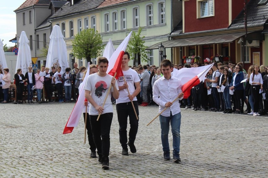 Zbąszyń "Majówka z Polską" - Święto Flagi Rzeczypospolitej Polskiej. Polskie barwy narodowe