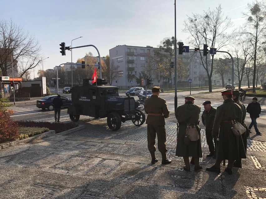 WRZEŚNIA: Pojazd pancerny z okresu Powstania Wielkopolskiego można zobaczyć pod pomnikiem 68 Pułku Piechoty [FOTO]