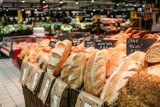 Lidl i Biedronka mogą ominąć zakaz handlu w niedzielę dzięki pieczywu