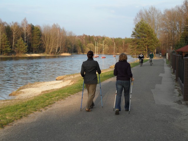 Zalew Nakło-Chechło to popularne miejsce także dla rowerzystów i osób uprawiających nordic walking