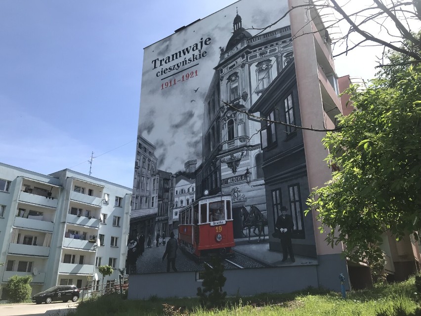 Mural "Tramwaje cieszyńskie" na Podgórzu II w Cieszynie