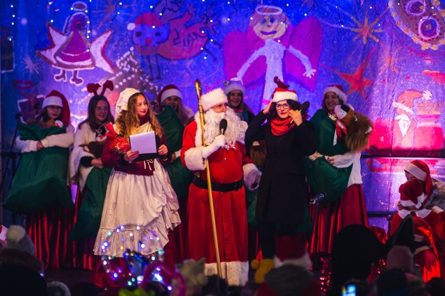Na przybycie św. Mikołaja i jego świty czekali w Gdańsku nie tylko najmłodsi. Miasto przybrało świąteczną szatę