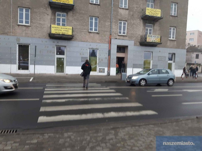 Wypadek na ul. Chopina we Włocławku. 20-latek potrącił mężczyznę [zdjęcia, wideo]