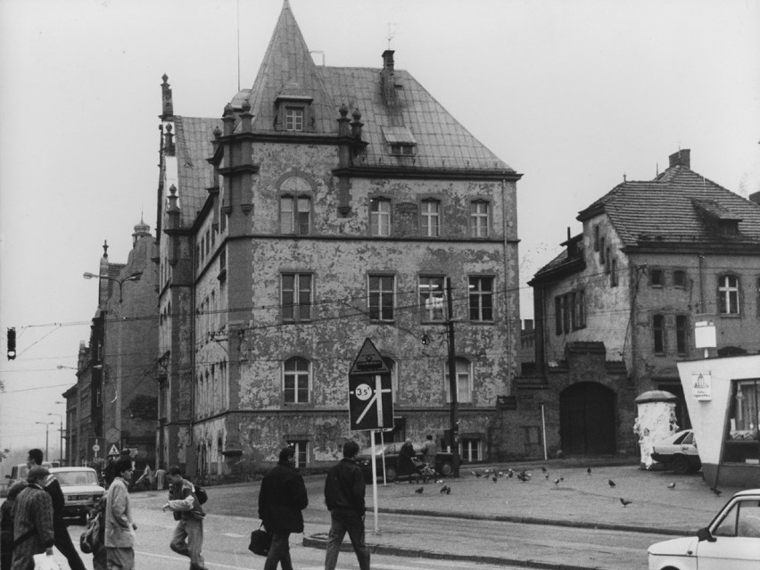 Ulica Krakowska, widok na budynek Sądu Rejonowego w...