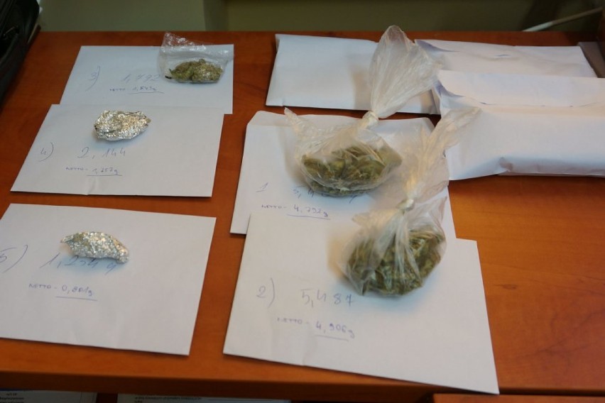 Powiat kłobucki: Odnaleźli marihuanę w trakcie kontroli trzeźwości [FOTO]