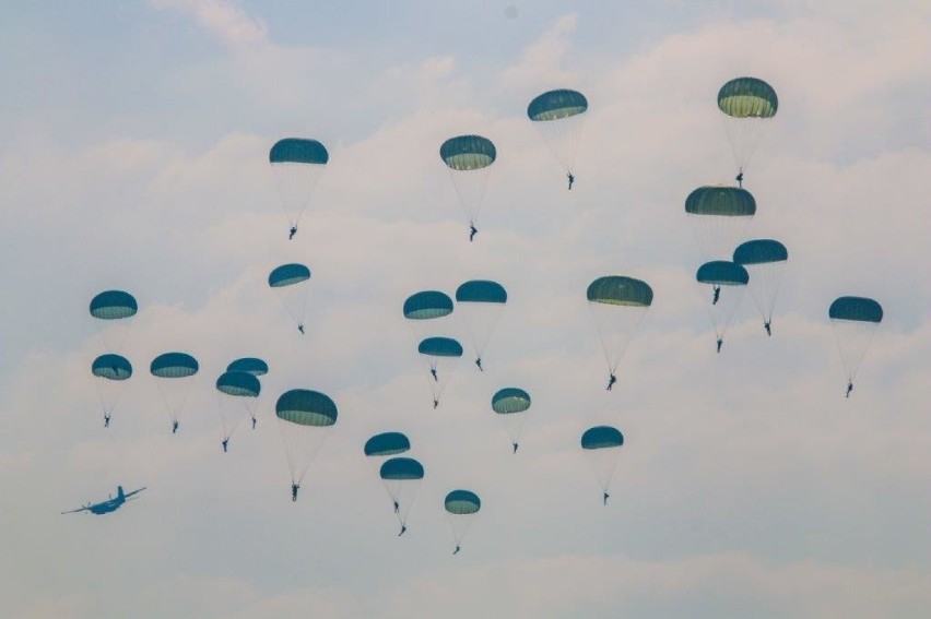 Krakowski desant znów wyląduje pod Arnhem. 75. rocznica operacji "Market Garden"  [ZDJĘCIA]