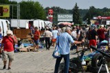 Sobotnia giełda w Sandomierzu. Pogoda dopisała, było mnóstwo kupujących [ZDJĘCIA]