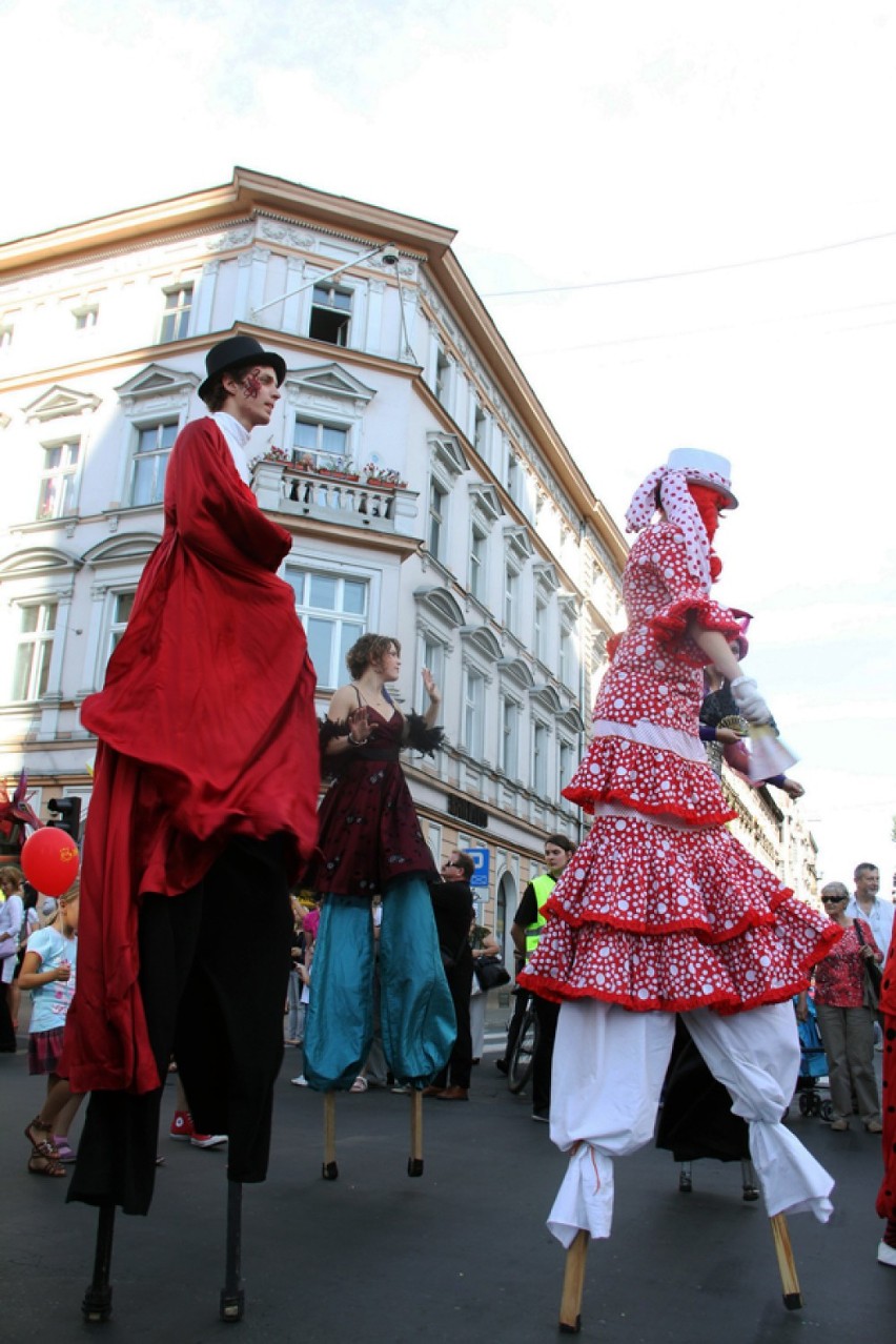 Kolorowa parada na zakończenie Jarmarku Wojewódzkiego