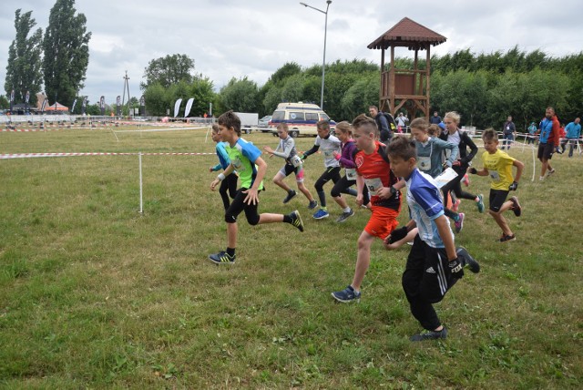 Rywalizacji dzieci i młodzieży podczas zawodów "Triathlon Soplicowo"