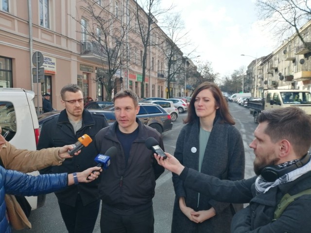 Aktywiści Lubelskiego Ruchu Miejskiego na środowej konferencji prasowej. Od lewej: Krzysztof Kowalik, Szymon Pietrasiewicz i Magdalena Długosz