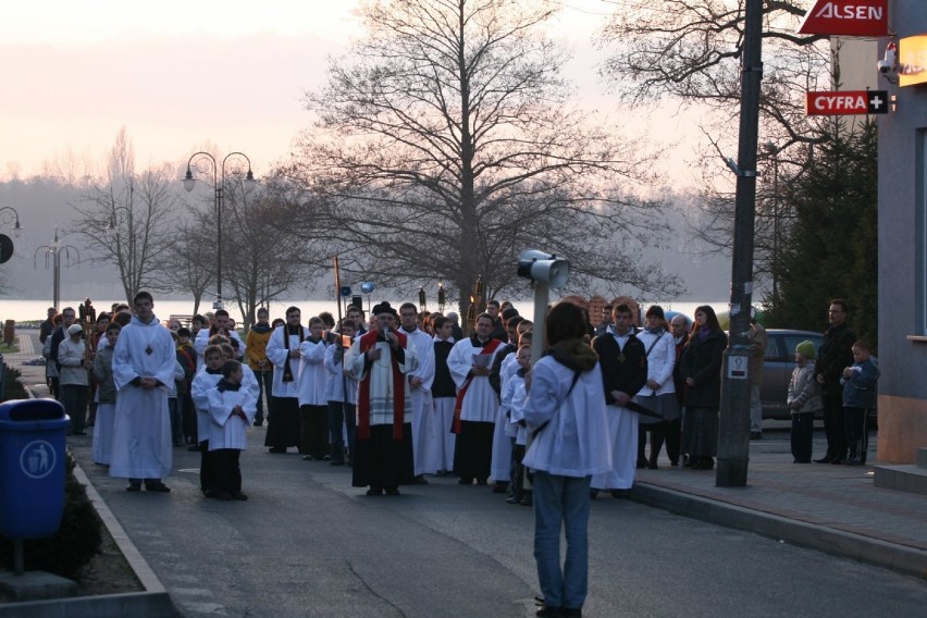 Droga Krzyżowa i obchody liturgii Wielkiego Piątku w Wolsztynie w 2010 roku