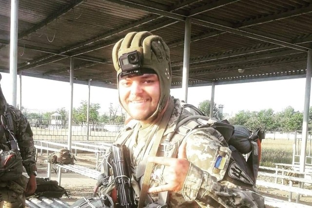 Brytyjski ochotnik walczący na Ukrainie został pojmany przez rosyjskich żołnierzy. Wcześniej walczył z Państwem Islamskim w Syrii