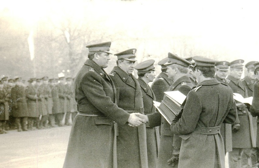 6. Pułk Pontonowy w Głogowie. Zobaczcie unikatowe zdjęcia żołnierzy i oficerów, którzy służyli w jednostce w latach 1986-95