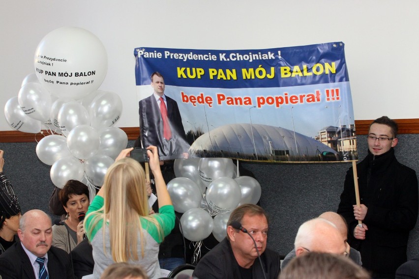 Hala balonowa w Piotrkowie: Prokuratura stawia zarzuty przewodniczącemu komisji przetargowej