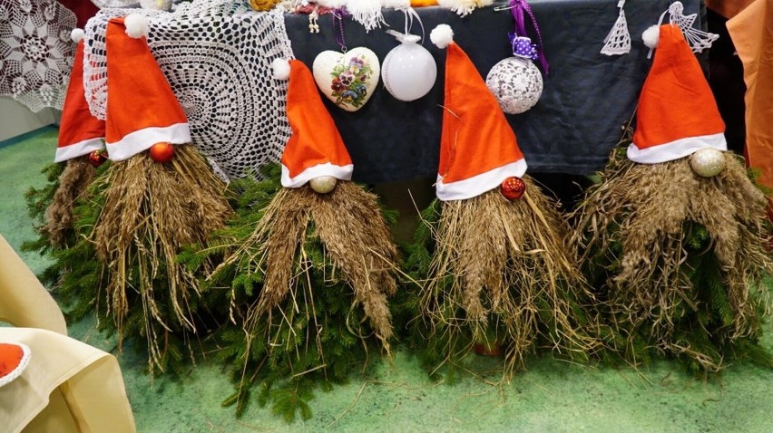 Kiermasz Świąteczny w Książnicy Tucholskiej. Czego tam nie było. Same cuda [zdjęcia]