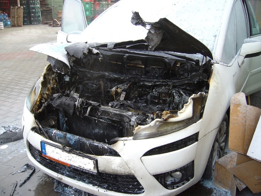 Żory: pożar samochodu na ul. Rybnickiej
