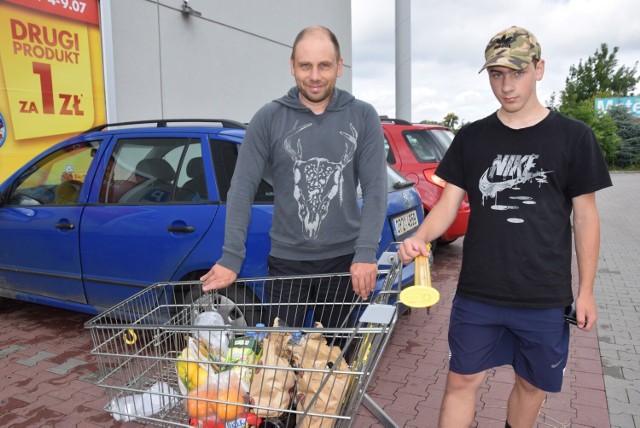 Duszan z zachodnich Czech przyjechał do Polski na zawody rowerowe. Robiąc przy okazji zakupy spożywcze zdziwił się, że różnica cen jest taka duża.